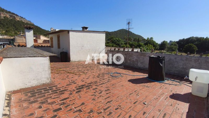 Foto c4a920d0-e209-487a-b9c3-415c2daca3ba. Casa amb aparcament a Andratx Andratx