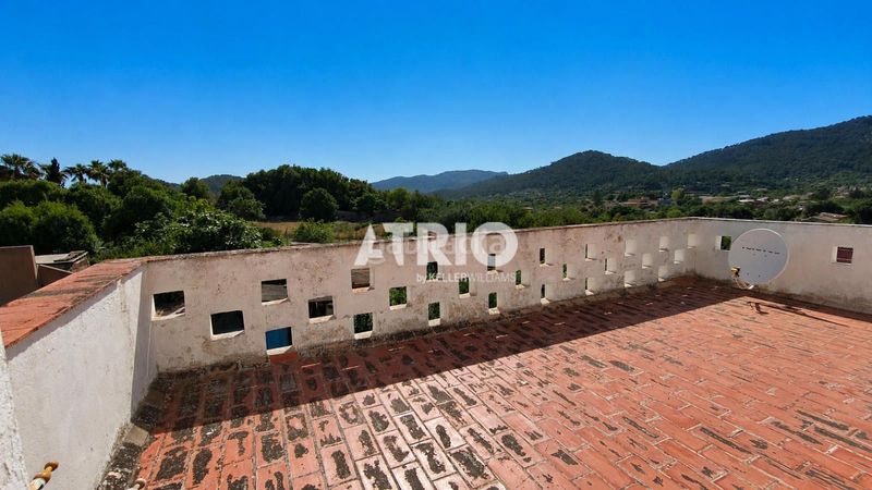 Foto ef3c0c44-8411-4e97-aa00-f88923a8e996. Casa amb aparcament a Andratx Andratx