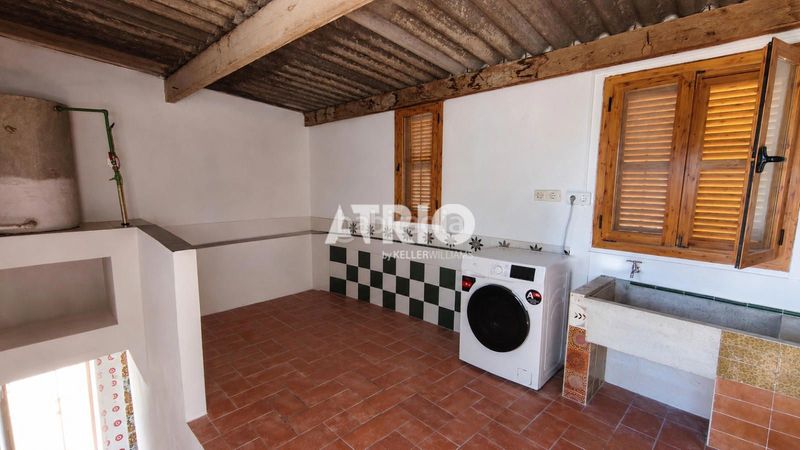 Foto fb6af4bf-1e5e-4130-9a8f-ebbd216beaad. Casa amb aparcament a Andratx Andratx