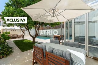 Chalet in Plaça de Toros. Una casa con historia de 1936 en son oliva reformada con exquisi