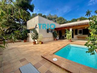 House in Colònia Sant Jordi. Chalet en la colonia de sant jordi,