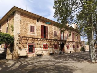 House in Establiments. Posesion mallorquina en secar de la real