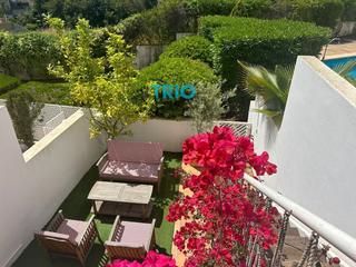 Location Chalet à La Bonanova. En alquiler. esta encantadora vivienda pareada se distribuye en
