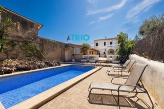 Xalet a Son Anglada. Chalet con piscina, apartamento de invitados y vistas a la monta