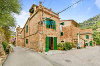 Maison à Deià. En el corazón de deià  casa de pueblo con carácter y vistas espe