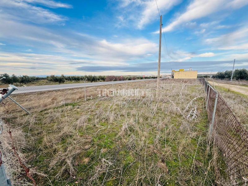 Foto 80f51208-f0c0-452e-8acc-54935d0512c4. Terreno residencial terrenos en venta en Guadamur