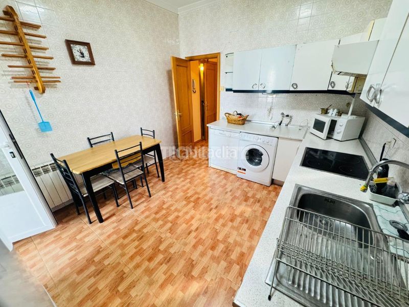 Foto 22e1b0d9-c2c3-4a26-933b-81e8a899d3be. Casa aparellada amb calefacció aparcament a Yébenes (Los)