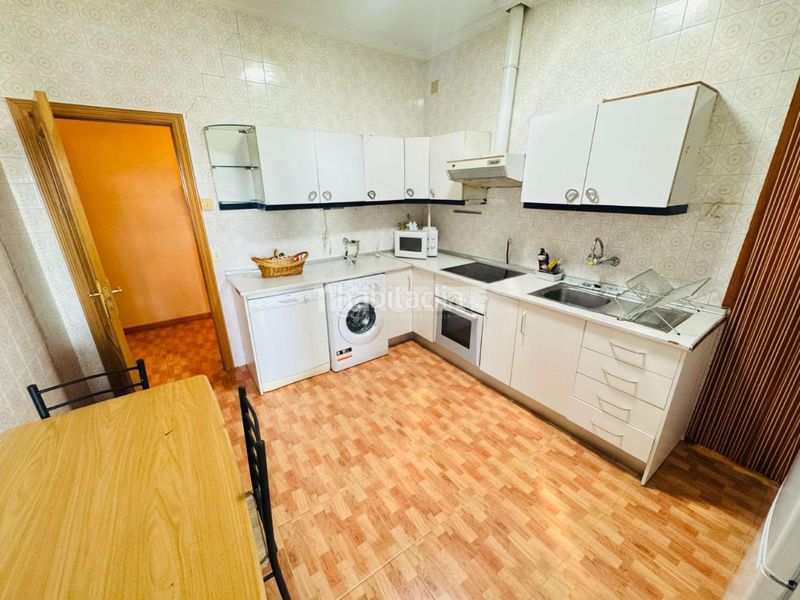 Foto 2ab08e5d-3aea-4a60-8915-c9b7a875e726. Casa aparellada amb calefacció aparcament a Yébenes (Los)