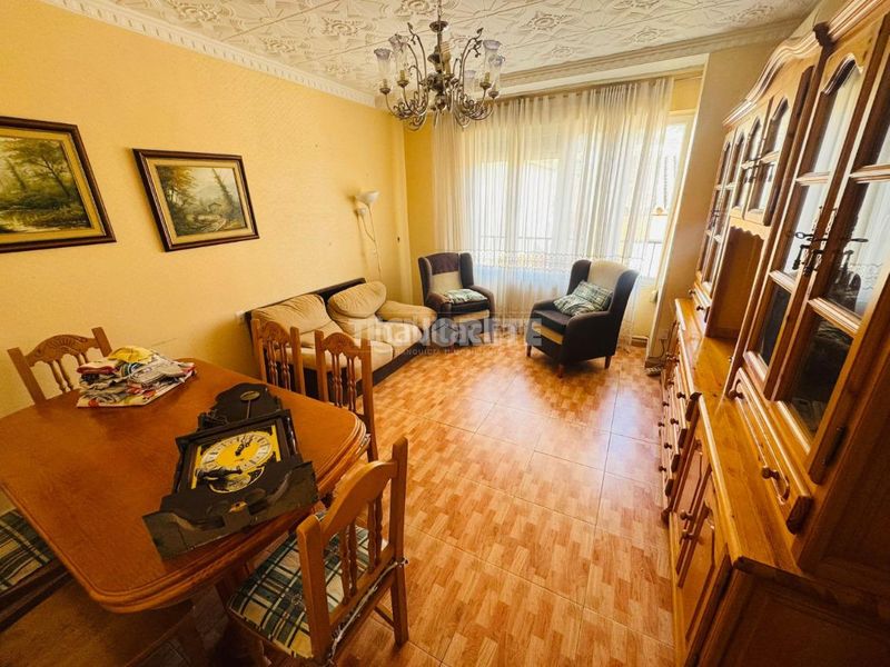 Foto 2e33e66c-8e6f-408b-80f7-2a6fe7b5ed23. Casa aparellada amb calefacció aparcament a Yébenes (Los)