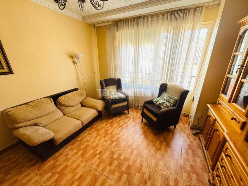 Foto 57d34a08-0912-49c3-b353-ab86c561a595. Casa aparellada amb calefacció aparcament a Yébenes (Los)