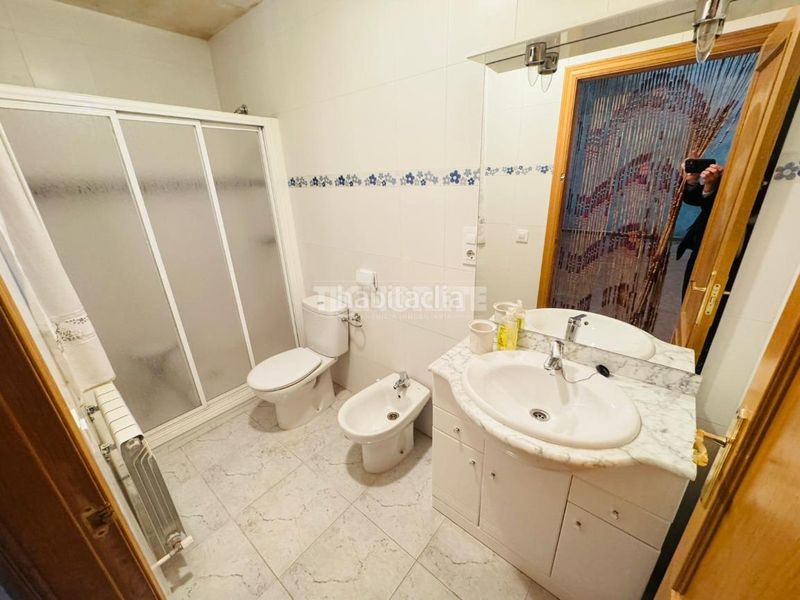 Foto fea431bc-b7a4-45e5-b4de-4ae05bb9a7a6. Casa aparellada amb calefacció aparcament a Yébenes (Los)