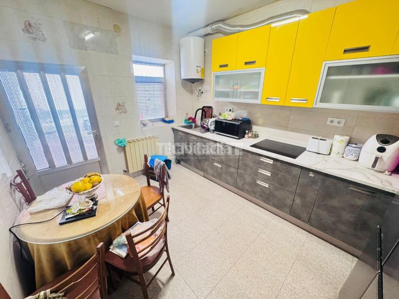 Foto 1ffde751-a6c9-4613-bf70-17443986df1a. Casa aparellada amb calefacció aparcament a Gálvez