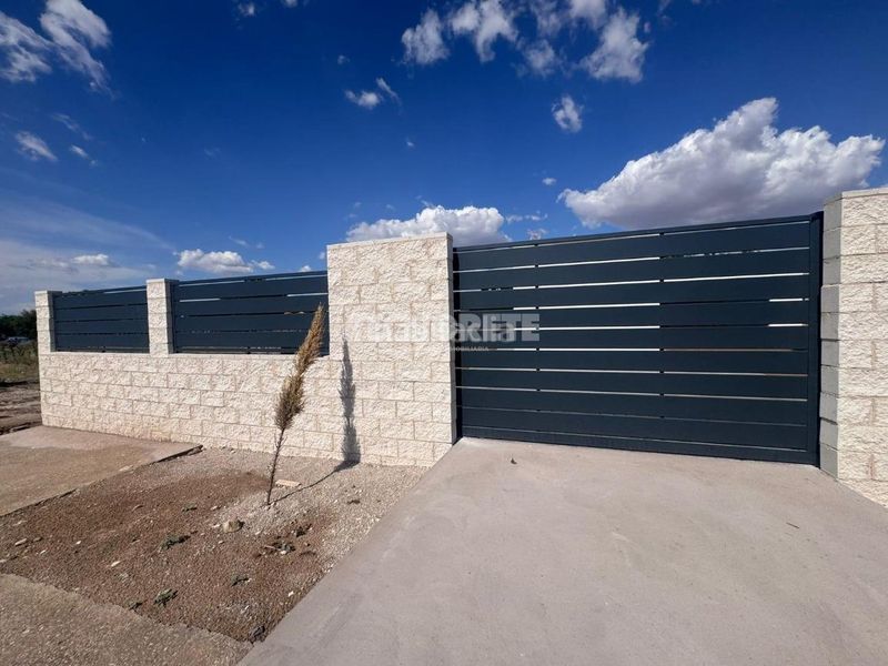 Foto 03ada813-6067-43c9-96e3-c70acbd4bf8a. Casa amb calefacció aparcament a Layos
