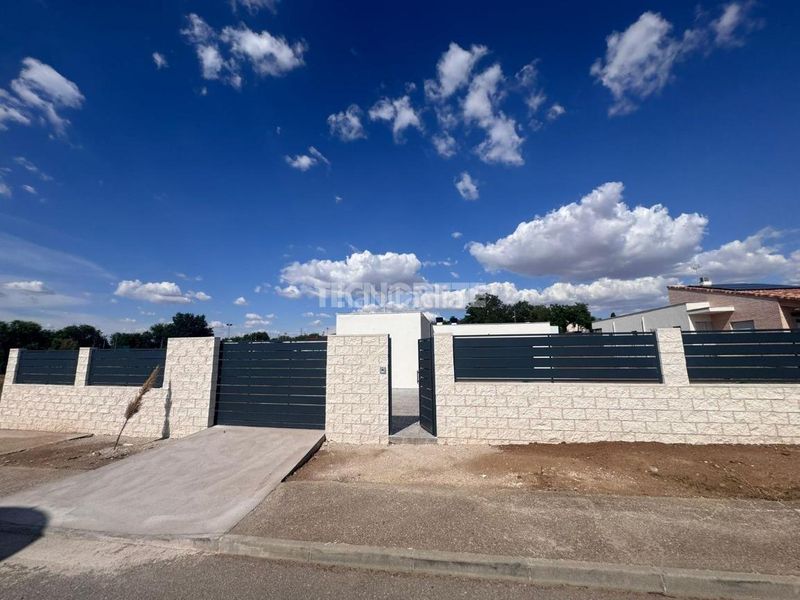 Foto 3b8e34a9-0480-47d2-bbea-d4a8b8e0cddb. Casa amb calefacció aparcament a Layos