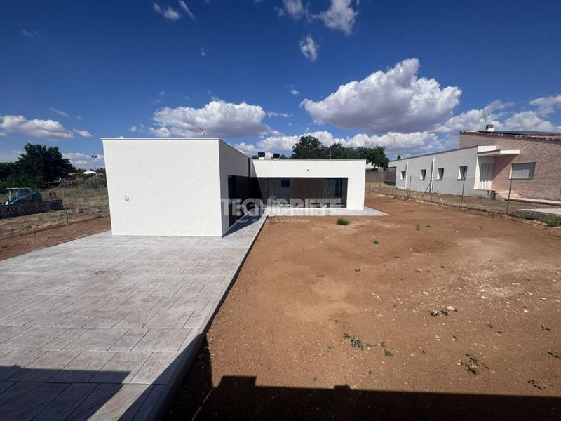 Foto 45e4671a-2110-433f-b964-aca593100321. Casa amb calefacció aparcament a Layos