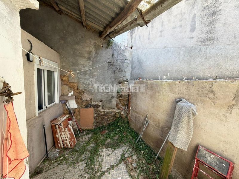 Foto 67fbdb2e-a805-416e-b9b0-8f64cd3c3026. Doppelhaus mit heizung in Navalucillos (Los)