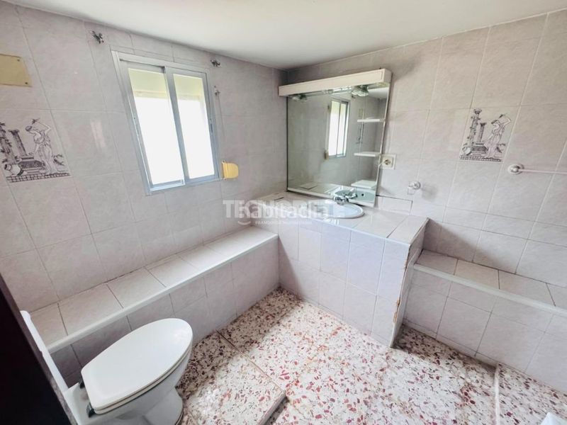 Foto c8aad389-b526-4efc-8397-a260c1f99619. Casa a Cobisa