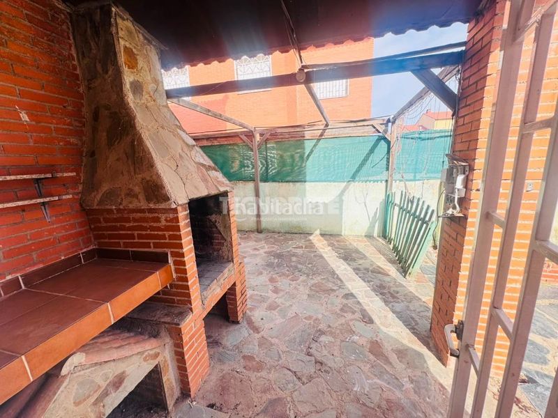 Foto 7597584b-f67b-494c-9267-dbe5b70b083c. Casa aparellada a Magán