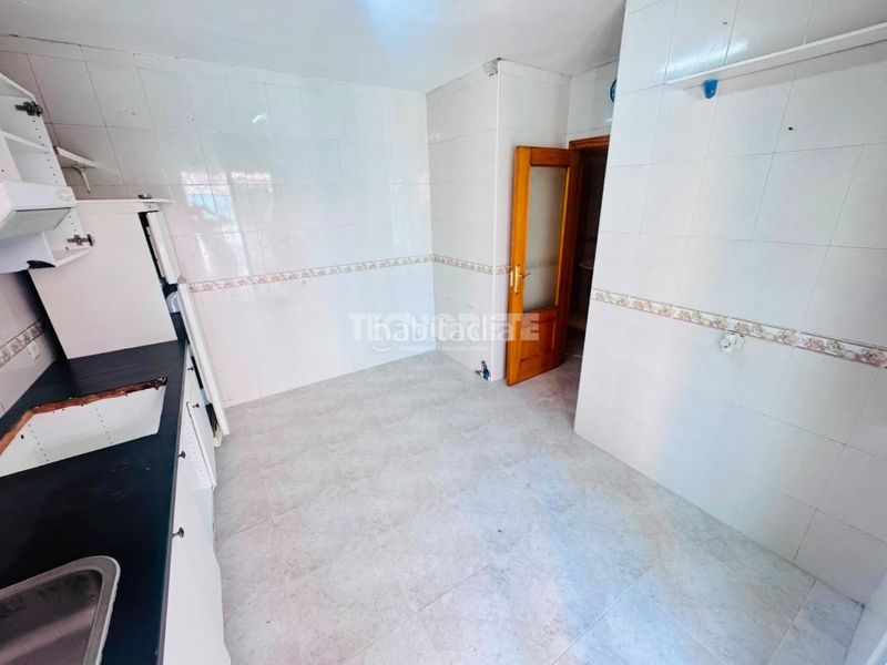 Foto b84808be-6d45-4376-ac30-c7543e74dba4. Casa aparellada a Magán