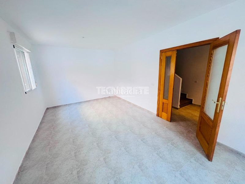 Foto dadffcf0-b824-4286-afdf-c45a91d70205. Casa aparellada a Magán