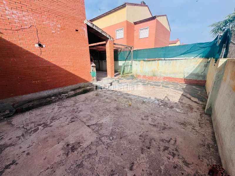 Foto f01403bd-94e2-4d7a-8276-69780047106d. Casa aparellada a Magán
