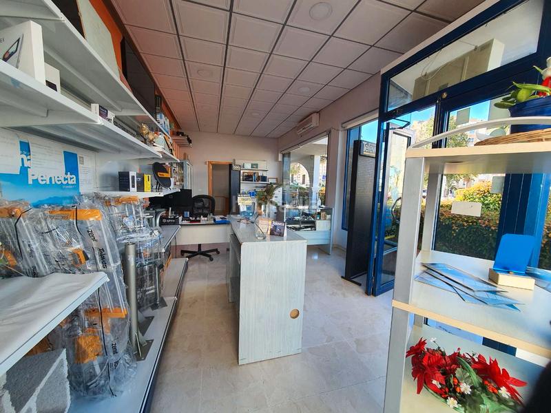Foto ccf940ee-b01c-4168-8ce1-5d65d407334d. Local comercial a Urbanización Santa Rosa Torrox