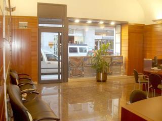 Lloguer Local Comercial  Caamaño. Centrico  disponible 01.09.19