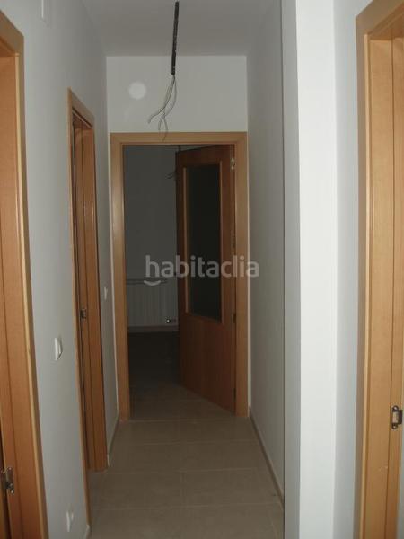 Foto 887f9eca-eb36-41d1-a211-74a066876119. Piso  alquilado con parking en Creu de la Mà Figueres