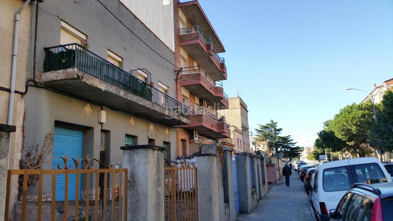 Foto 3fb76470-c97e-4233-ba56-87c4aa605eae. Edificio en d'avinyonet 73 edificio con tres viviendas alquiladas en Figueres
