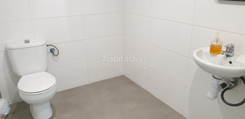 Foto c25adc73-6593-41d3-b64f-650ed1b7e3db. Alquiler local comercial en nou 56 muy céntrico en Figueres