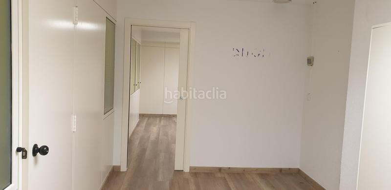 Foto deb3e738-cf43-41a9-b3cb-43937e508afc. Alquiler local comercial en nou 56 muy céntrico en Figueres