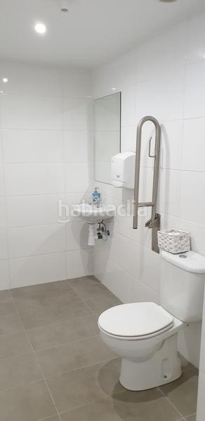 Foto 6b2b0e2c-7bd0-44f5-89f4-9bafda927122. Location local commercial dans nou 56 dans Centre Figueres