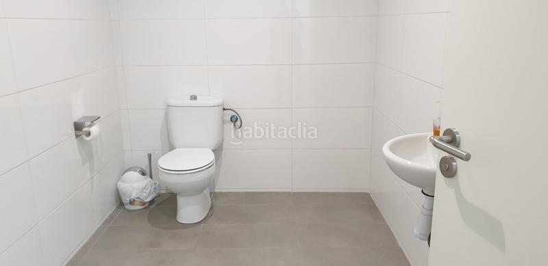 Foto 73491af3-eeab-4394-87b7-9c87475bcc33. Location local commercial dans nou 56 dans Centre Figueres