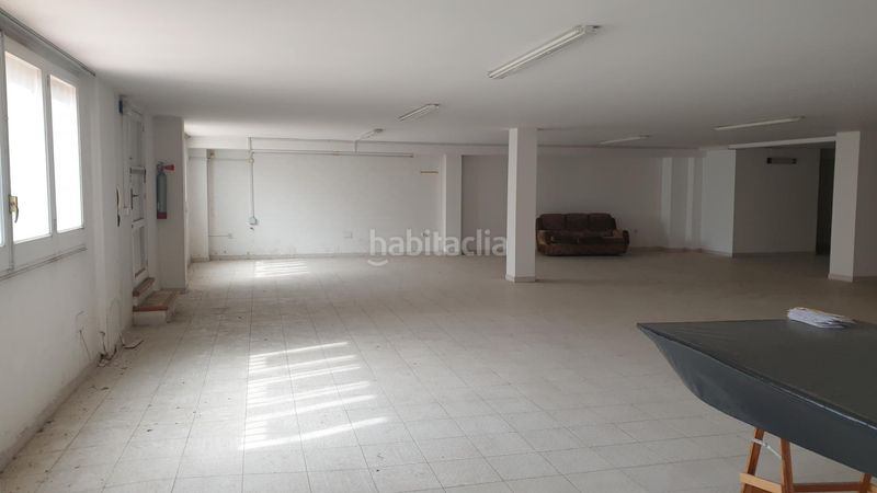 Foto 0a9c8f74-88c2-476f-817d-925b1da942b6. Local comercial en de pere iii 7 local comercial con amplio almacén en Figueres