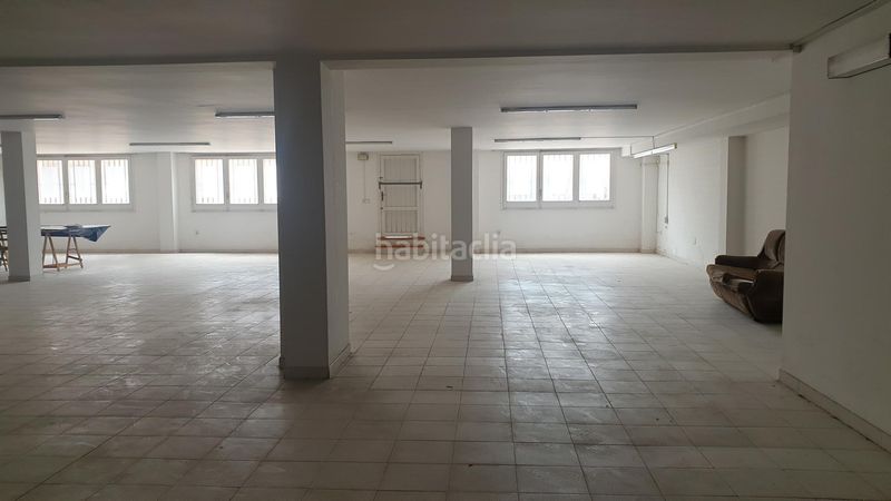 Foto 957a51b2-5b9a-4c98-9656-5ffec6005ec8. Local comercial en de pere iii 7 local comercial con amplio almacén en Figueres