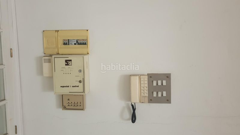 Foto ac74f5ae-5a9b-427d-9f86-3330ea2a0e23. Local comercial en de pere iii 7 local comercial con amplio almacén en Figueres