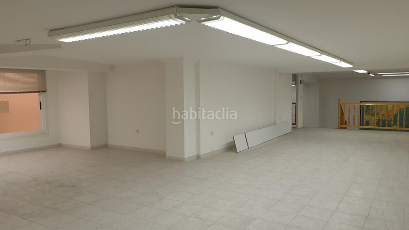 Foto d3ed6368-0420-44f8-b678-bd2960364d85. Local comercial en de pere iii 7 local comercial con amplio almacén en Figueres
