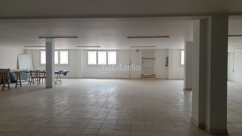 Foto ef2c47bf-eb7c-44cc-9214-d03daf85e9ec. Local comercial en de pere iii 7 local comercial con amplio almacén en Figueres