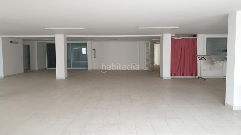 Foto fdb483ba-9a50-409b-85d7-ad5d85d9862a. Local comercial en de pere iii 7 local comercial con amplio almacén en Figueres