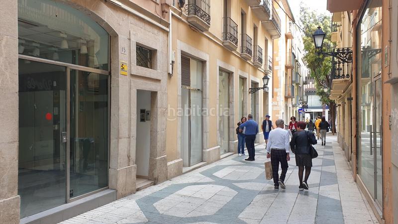 Foto 0410d2e9-db27-4b0d-82d1-d591aca7cf5c. Lloguer local comercial a joan maragall 15 a Centre Figueres