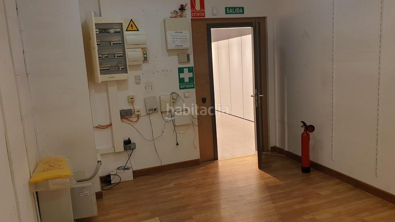 Foto 6bf49691-4204-413a-9cbb-c3bebc8a2d4a. Lloguer local comercial a joan maragall 15 a Centre Figueres