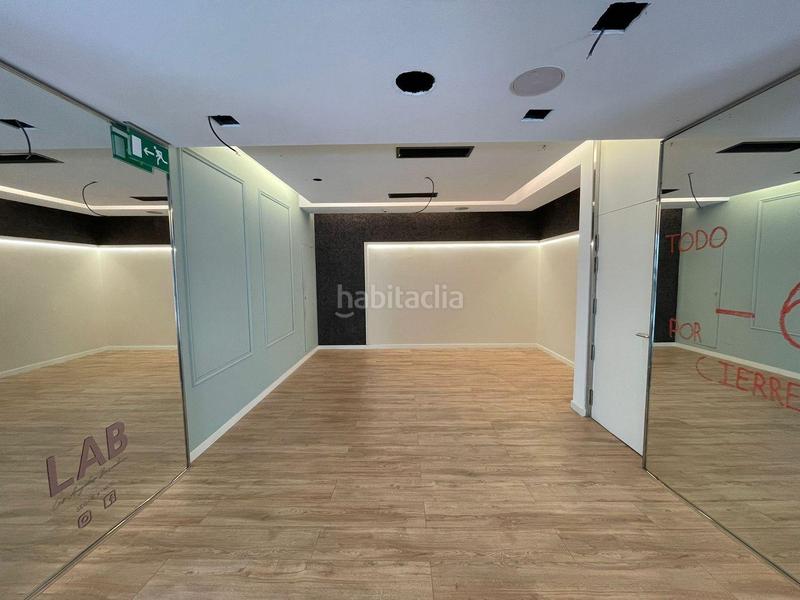 Foto 415b912f-f52c-4565-8401-63f0774b677e. Lloguer local comercial a joan maragall 18 a Centre Figueres