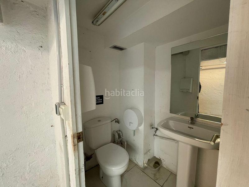 Foto 7c002b0c-ceae-410d-8890-10b5421cb6f3. Lloguer local comercial a joan maragall 18 a Centre Figueres