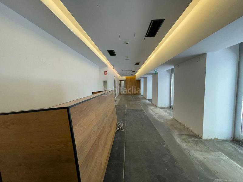 Foto c1baa180-3374-44f4-8587-88d1d7c7beb8. Lloguer local comercial a joan maragall 18 a Centre Figueres