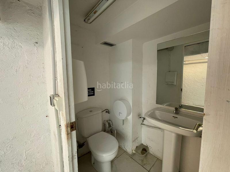 Foto fa107e00-6b0a-4c38-80e5-38554d81a95c. Lloguer local comercial a joan maragall 18 a Centre Figueres