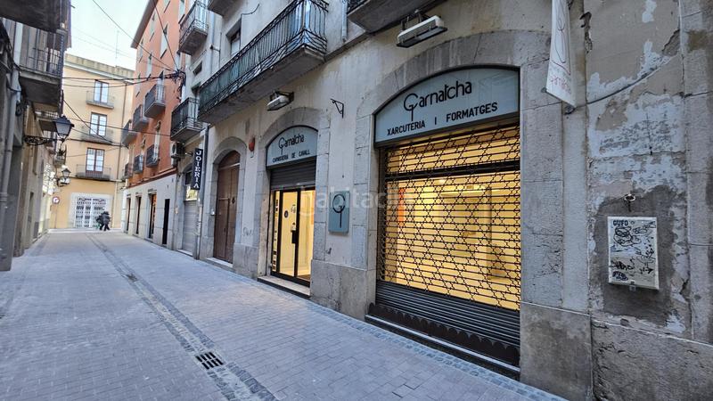 Foto 6925d787-2dd0-44a8-be5b-ea03335de3a6. Alquiler local comercial en dels tints 3 local comercial en centro comercial de la ciudad en Figueres