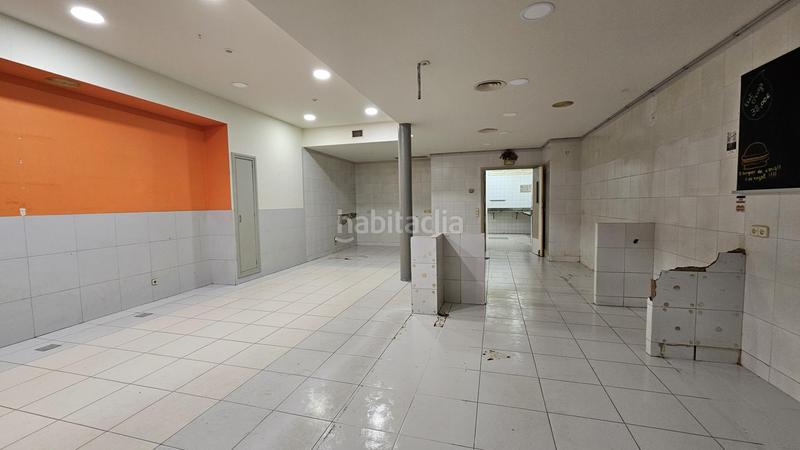 Foto 2165f1c2-b96f-46d8-bd34-8fa681060fa6. Lloguer local comercial a dels tints 3 a Centre Figueres