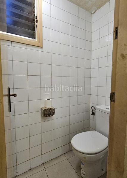 Foto 21a80210-e20c-4c58-938f-e07abd85005a. Lloguer local comercial a dels tints 3 a Centre Figueres