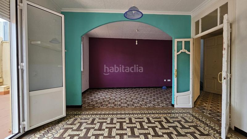 Foto 8a49ea98-b50f-4442-829c-401677d64614. Casa adossada amb calefacció a Centre Figueres