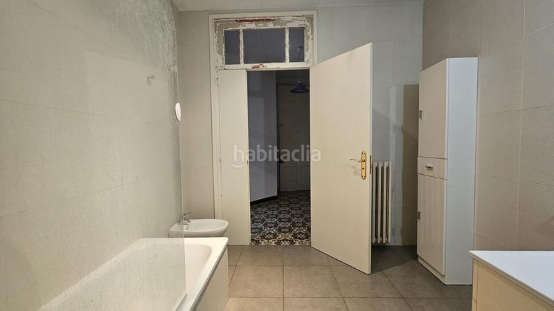 Foto bb48046f-9dd4-49c9-97c5-a2dabd3c5610. Casa adossada amb calefacció a Centre Figueres